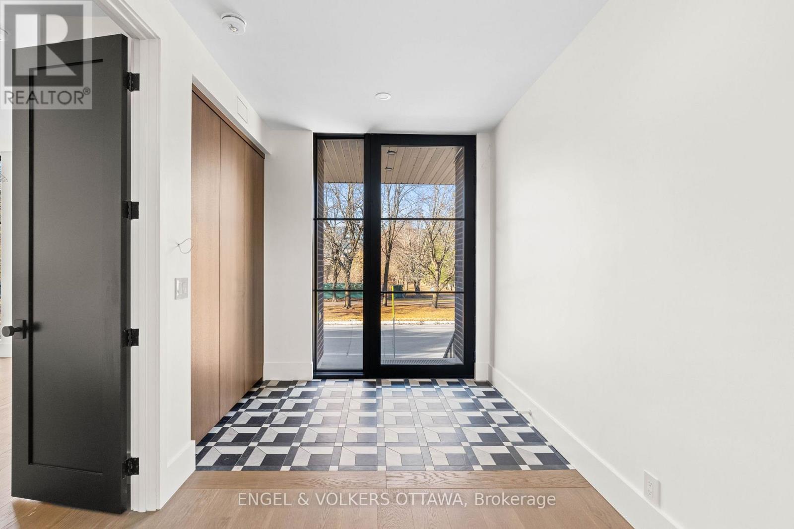 246 BYRON AVENUE, Ottawa, Ontario, K1Z6Y8 — Photo 3