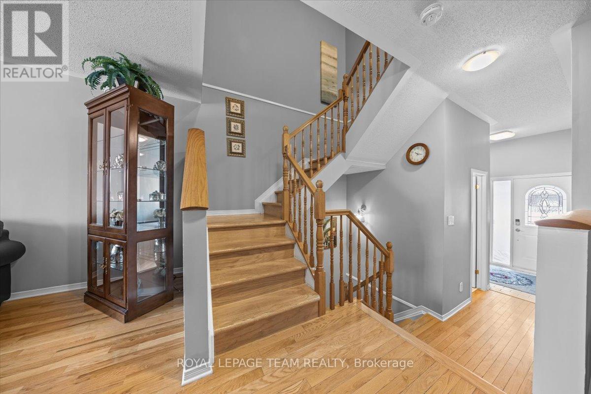 8 CROWNRIDGE DRIVE, Ottawa, Ontario, K2M2M8 — Photo 9