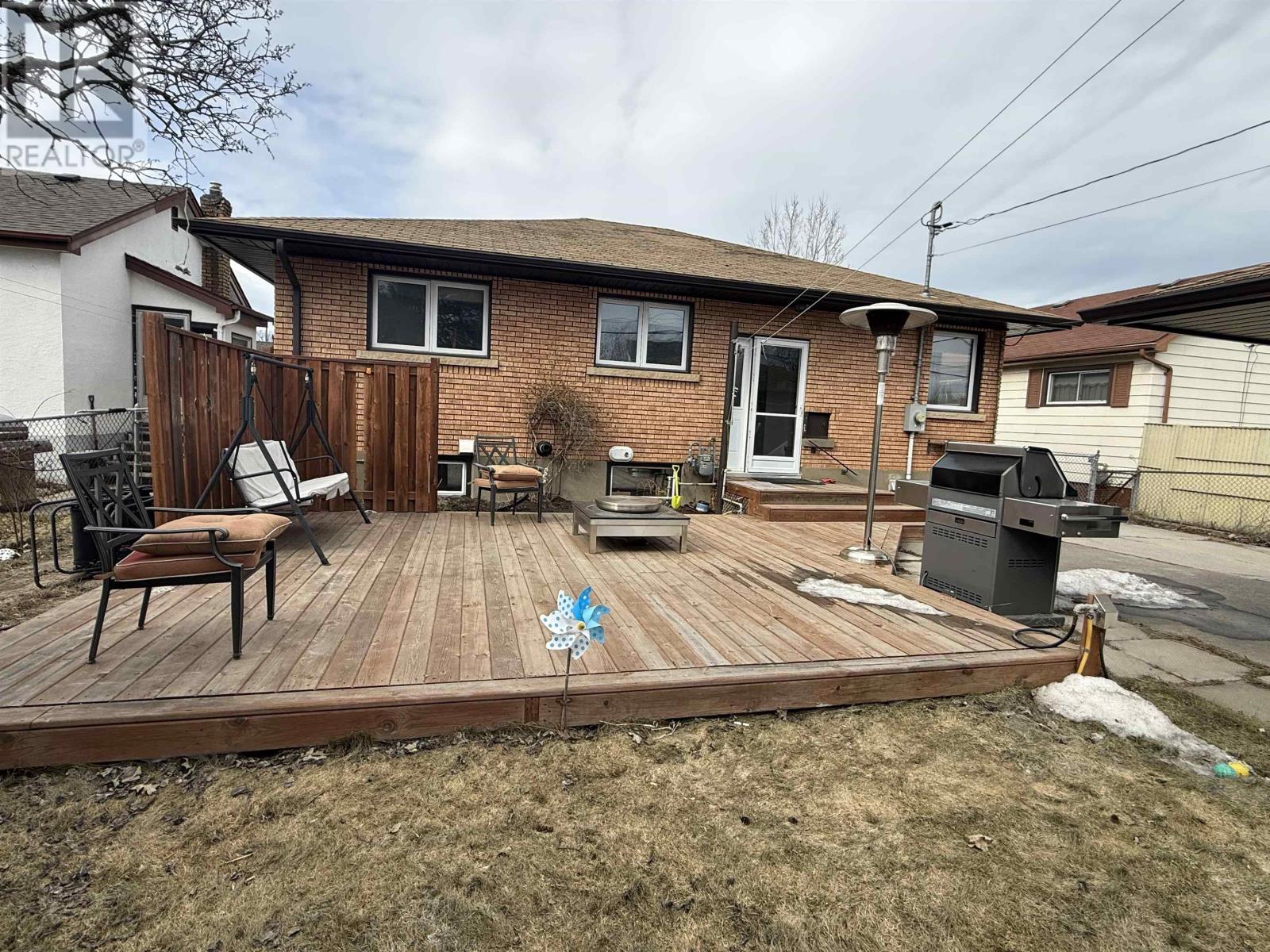 2214 Arthur St E, Thunder Bay, Ontario, P7E5P1 — Photo 2