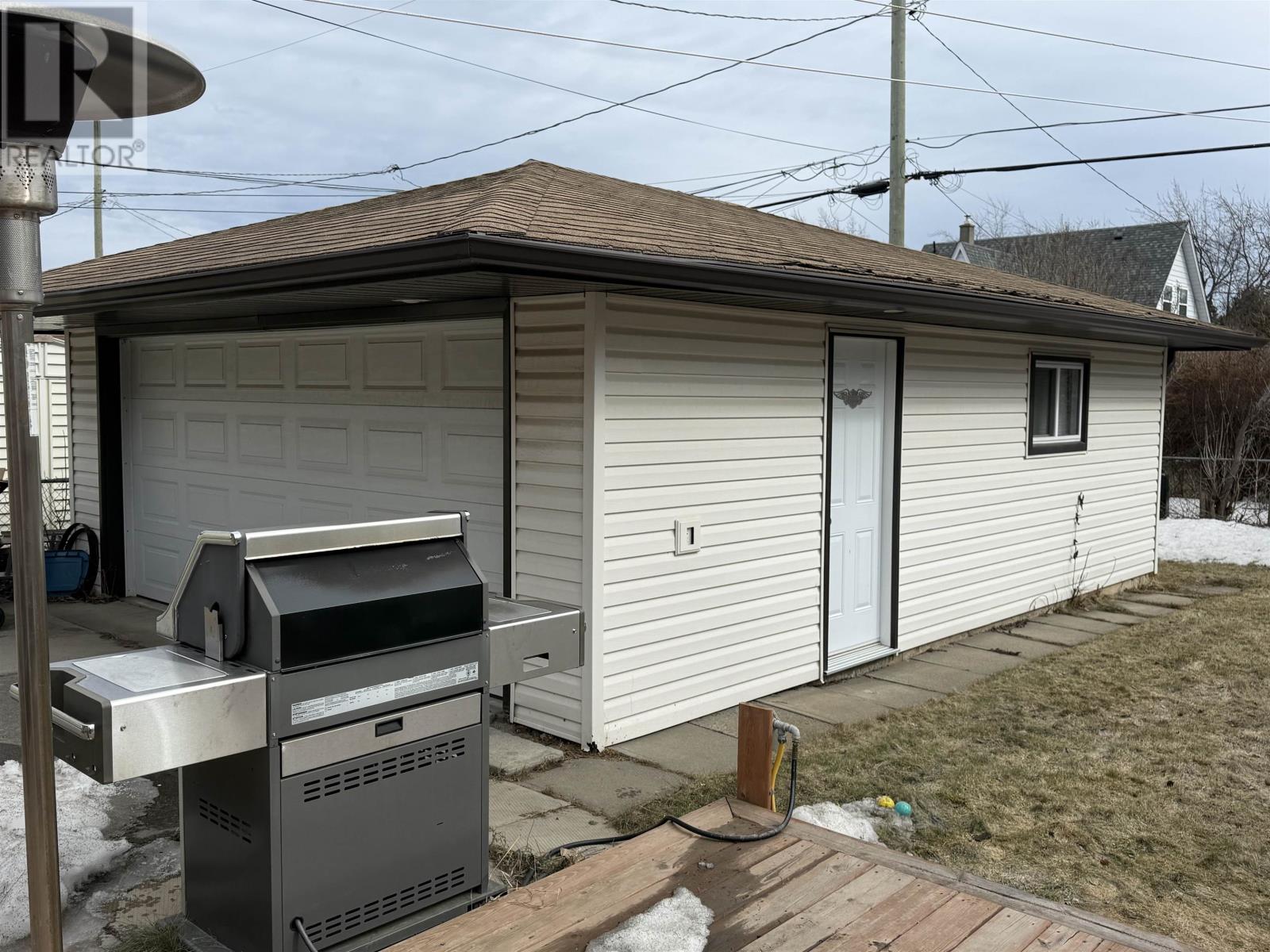 2214 Arthur St E, Thunder Bay, Ontario, P7E5P1 — Photo 3