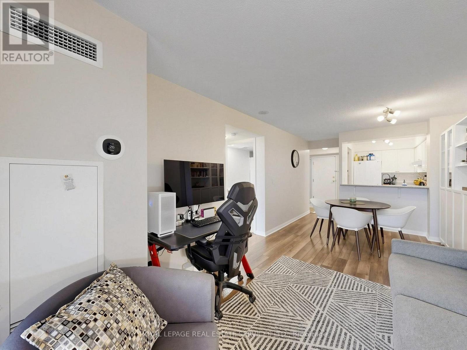 203 - 398 EGLINTON AVENUE, Toronto (Mount Pleasant East), Ontario, M4P3H8 — Photo 12