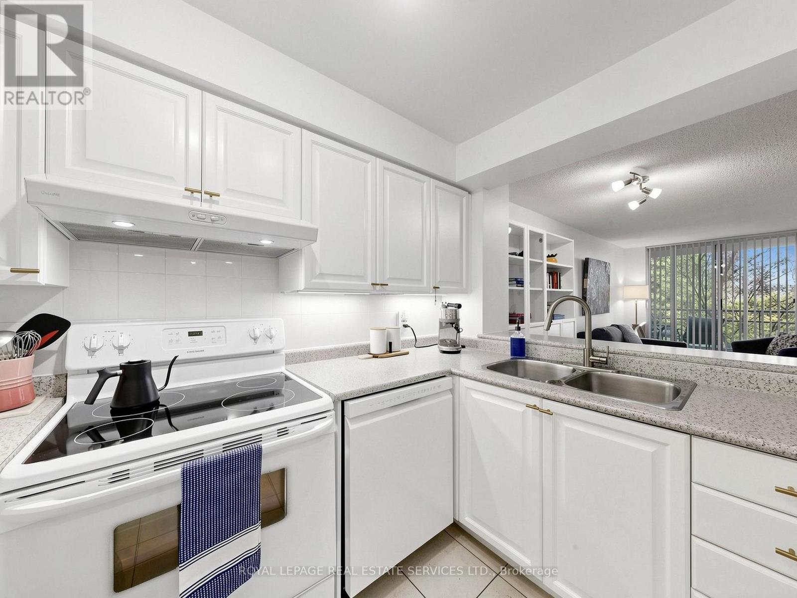 203 - 398 EGLINTON AVENUE, Toronto (Mount Pleasant East), Ontario, M4P3H8 — Photo 21