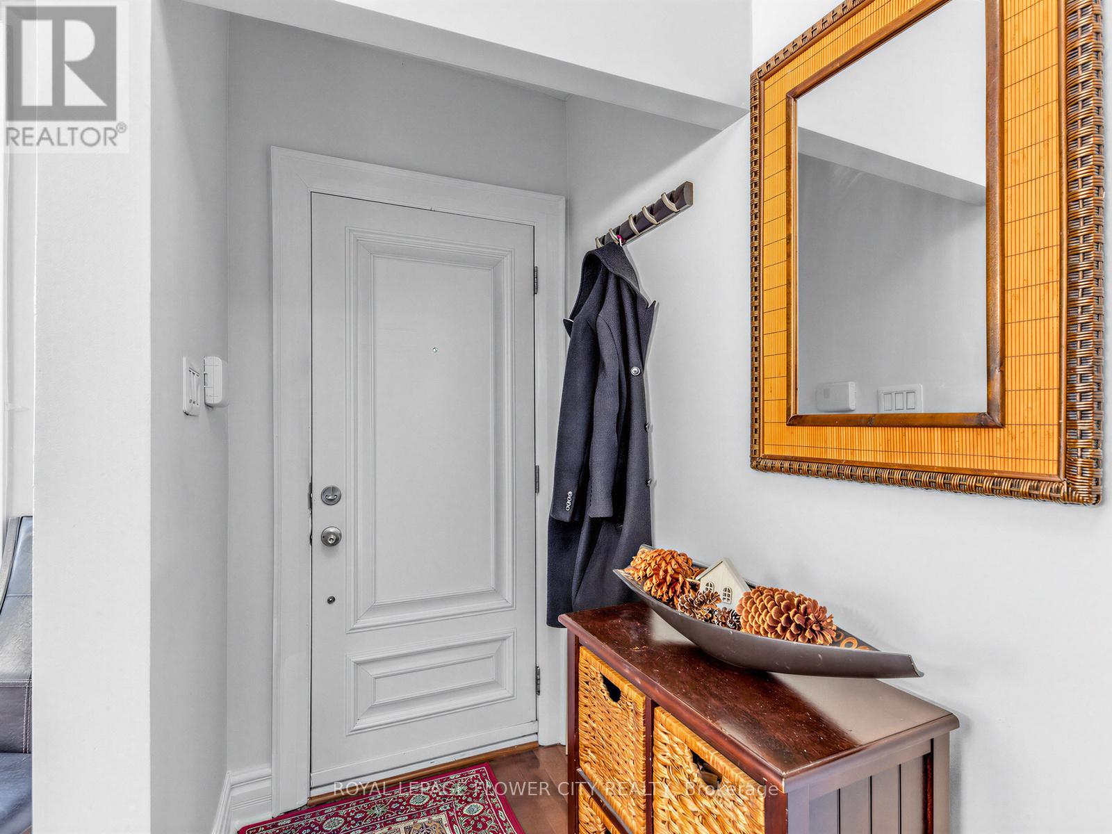 489 WESTMOUNT AVENUE, Toronto (Oakwood Village), Ontario, M6E3N6 — Photo 4