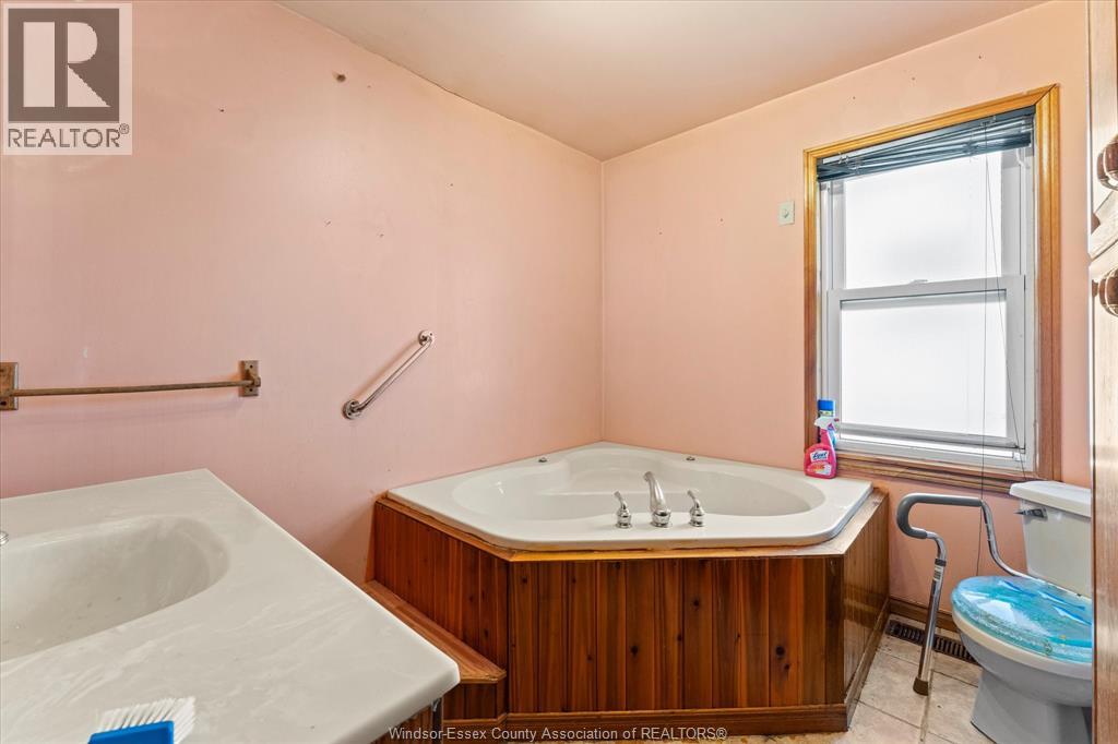 678 CAPITOL STREET, Windsor, Ontario, N8X3G1 — Photo 14