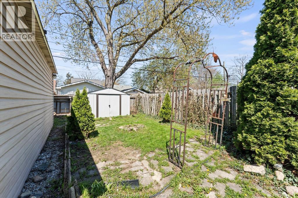 678 CAPITOL STREET, Windsor, Ontario, N8X3G1 — Photo 31