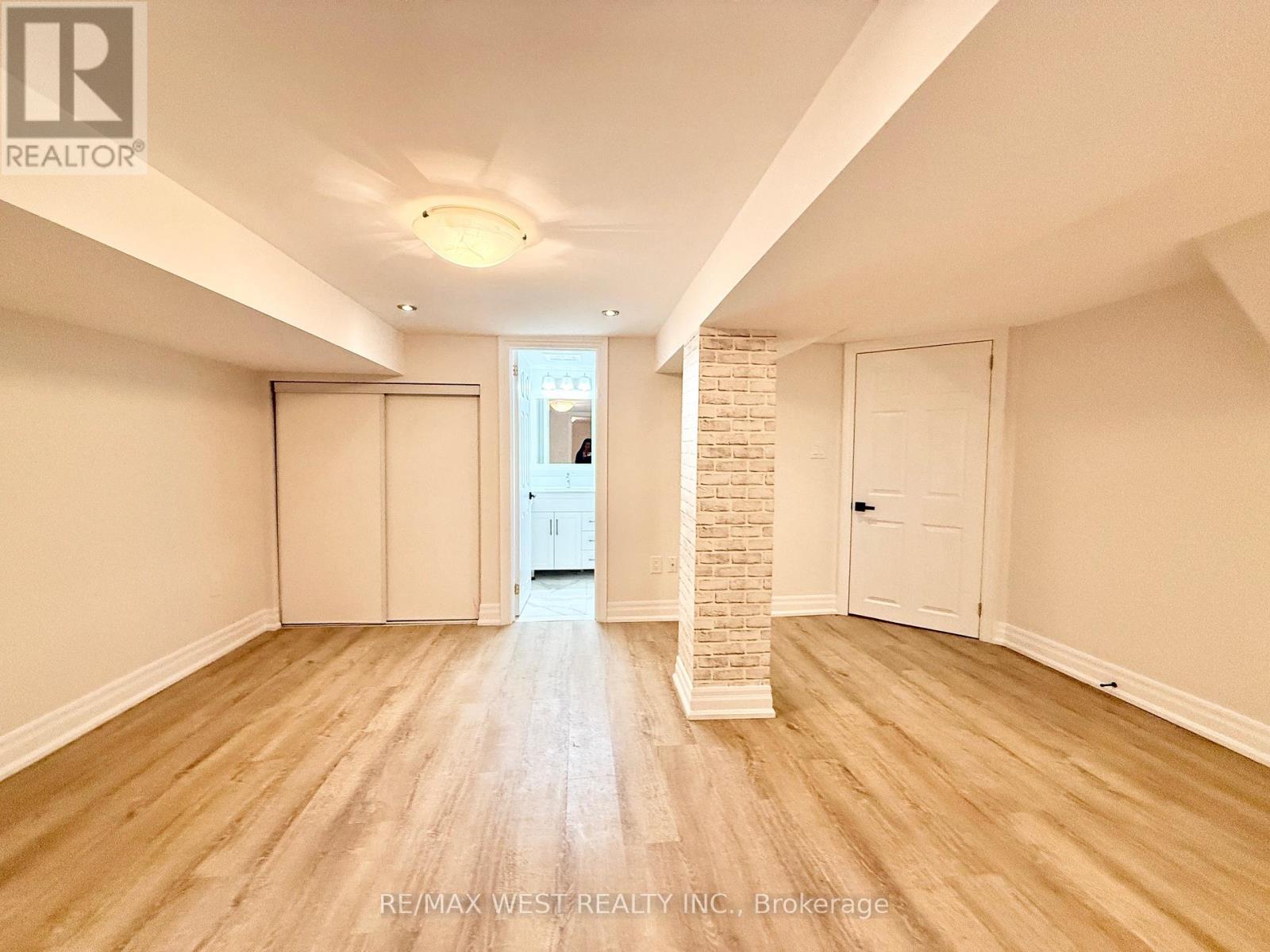 LOWER - 48 KEYSTONE AVENUE, Toronto (East End-Danforth), Ontario, M4C1H4 — Photo 11