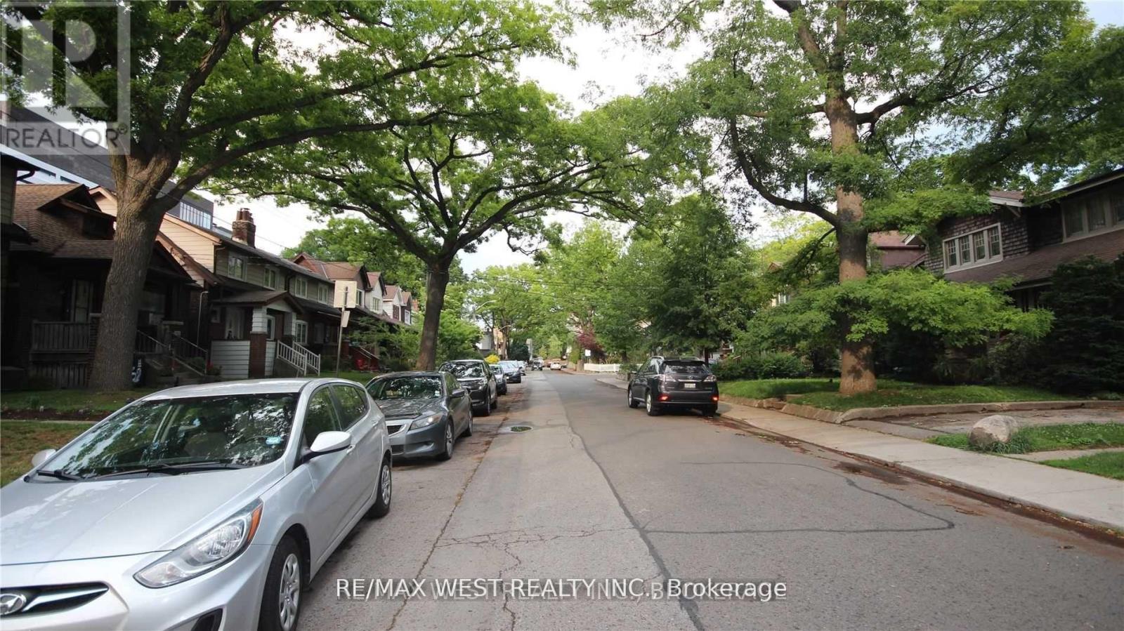 LOWER - 48 KEYSTONE AVENUE, Toronto (East End-Danforth), Ontario, M4C1H4 — Photo 3