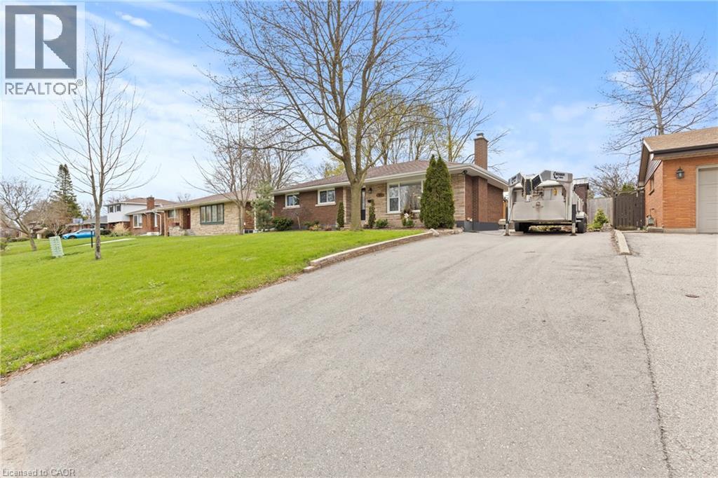 45 DRIFTWOOD Drive, Brantford, Ontario, N3R3K2 — Photo 2