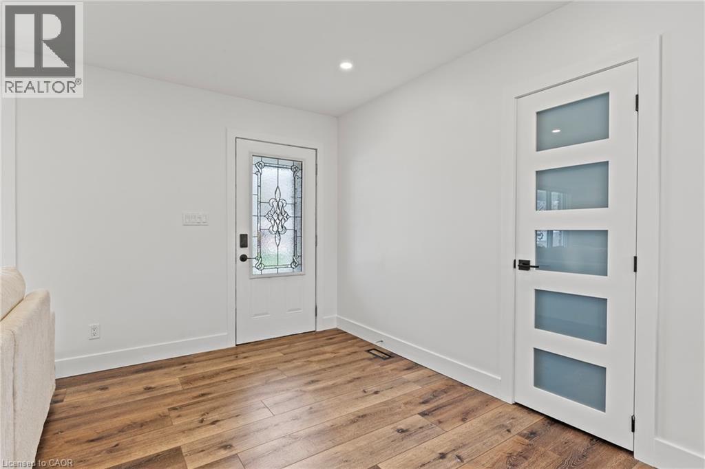 45 DRIFTWOOD Drive, Brantford, Ontario, N3R3K2 — Photo 5