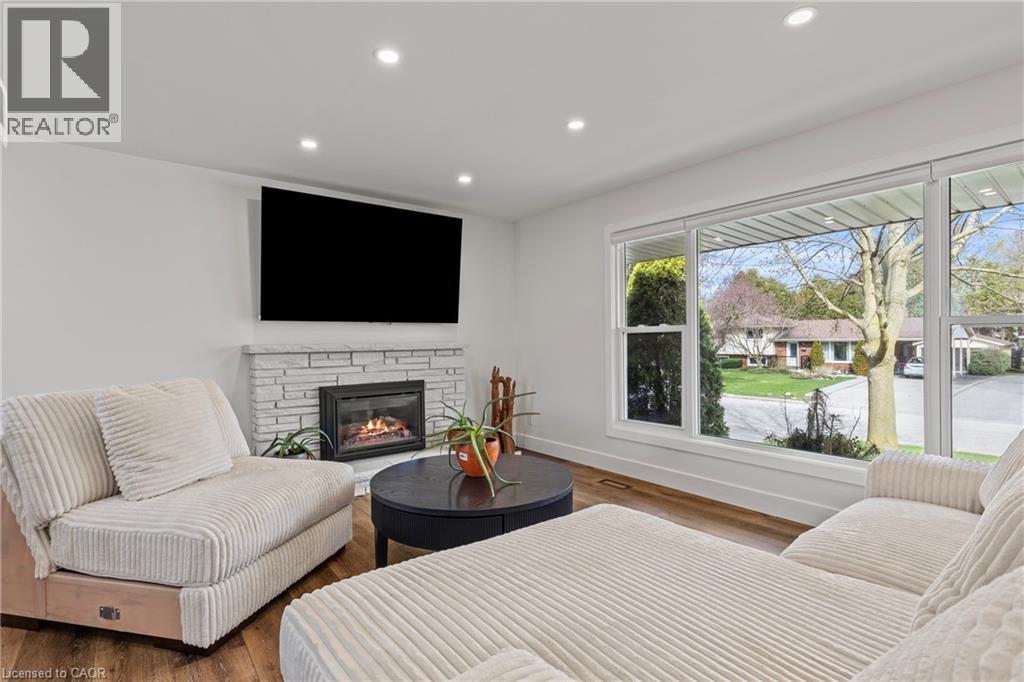 45 DRIFTWOOD Drive, Brantford, Ontario, N3R3K2 — Photo 7