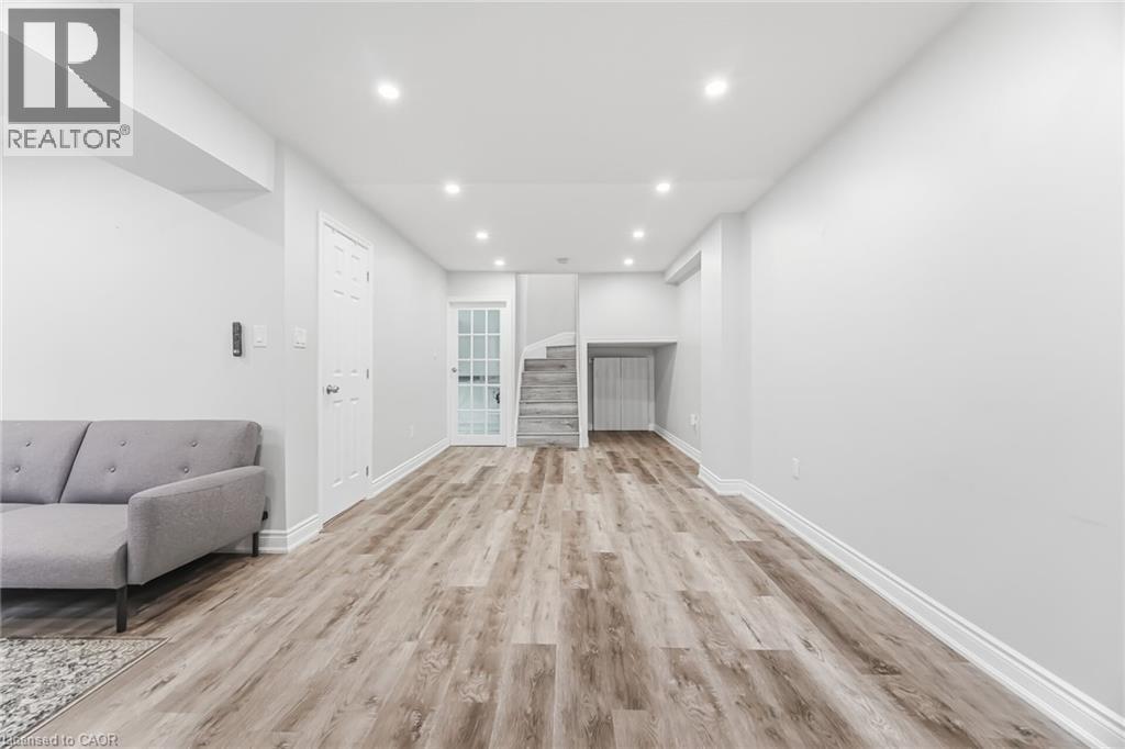 34 LORRAINE Crescent, Brampton, Ontario, L6S2R7 — Photo 33