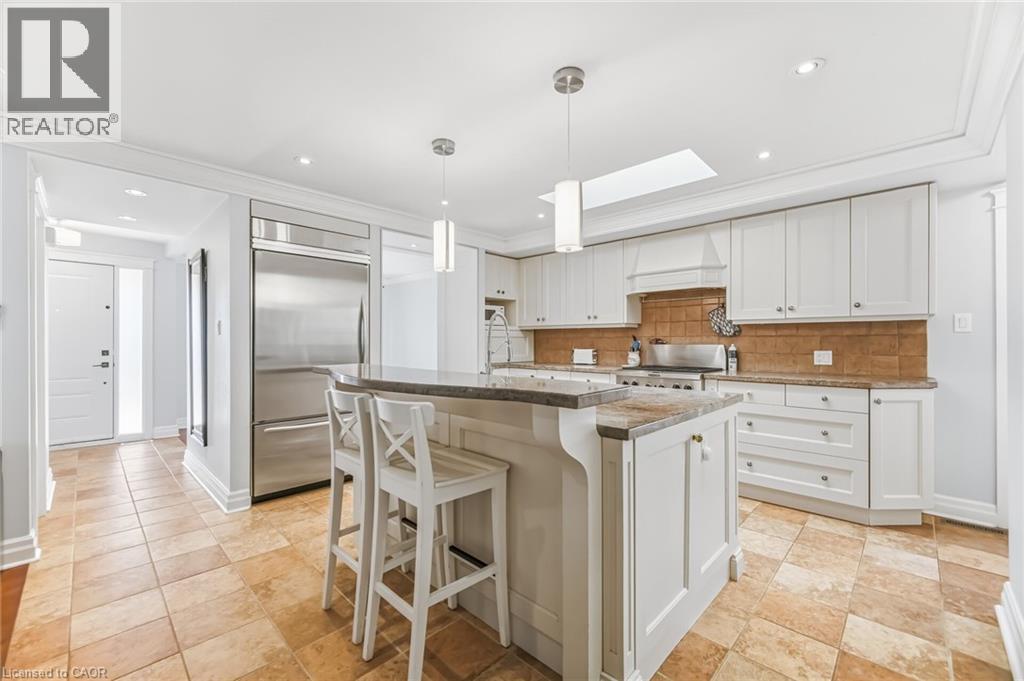 34 LORRAINE Crescent, Brampton, Ontario, L6S2R7 — Photo 7