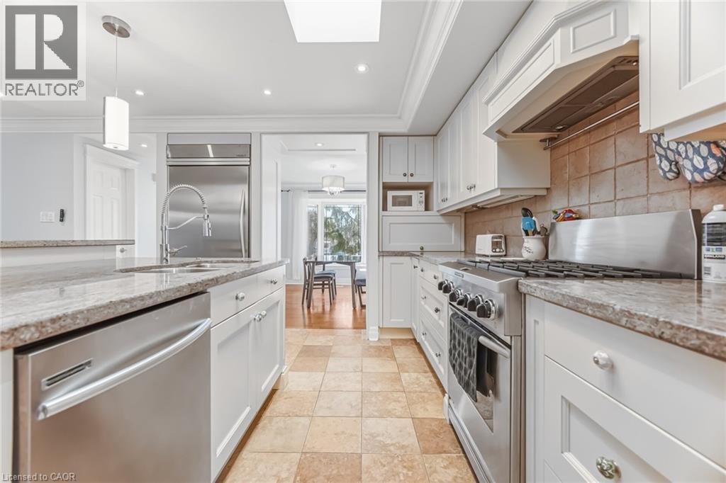 34 LORRAINE Crescent, Brampton, Ontario, L6S2R7 — Photo 9