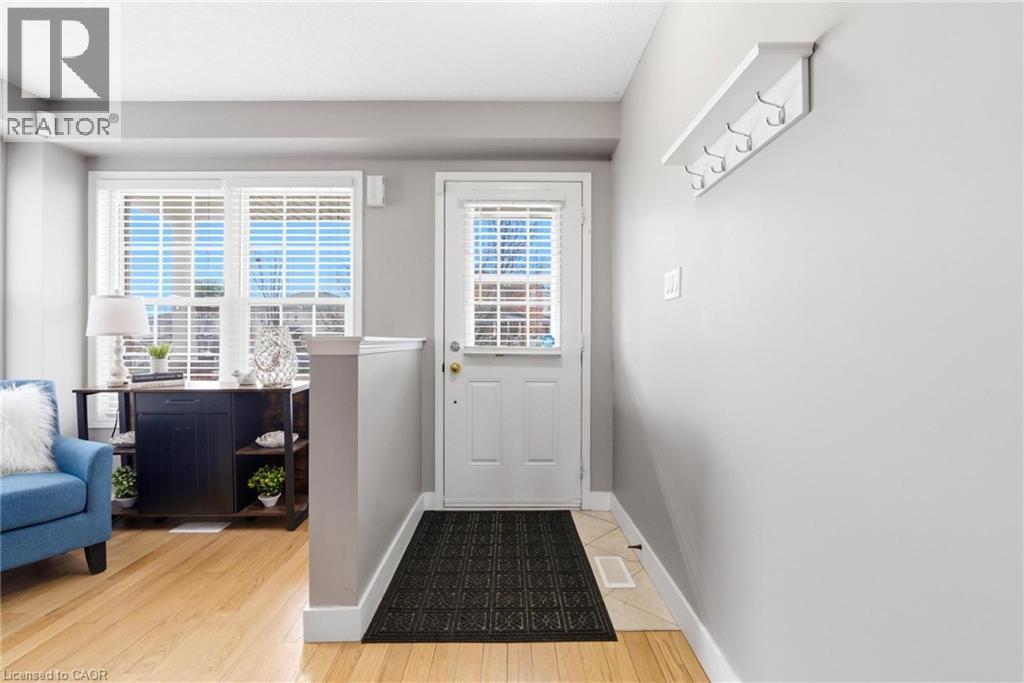 65 BLOOMINGTON Drive, Cambridge, Ontario, N1P1J5 — Photo 5