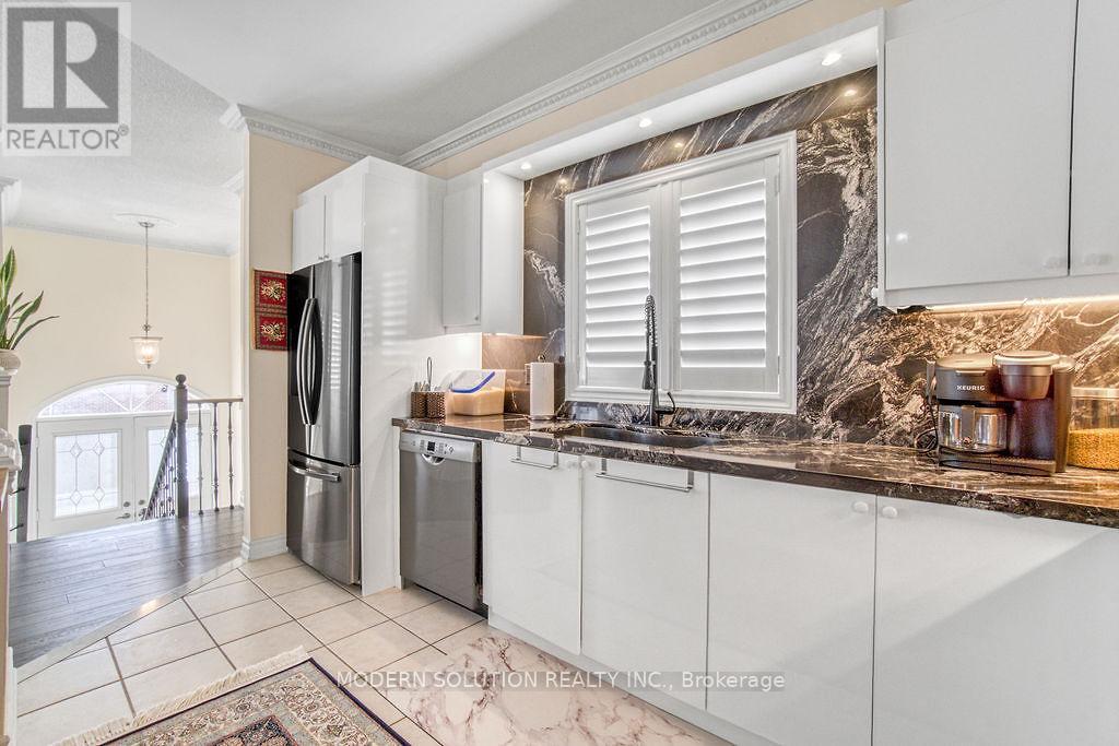 119 BLACKTHORN DRIVE, Vaughan (Maple), Ontario, L6A3N2 — Photo 13