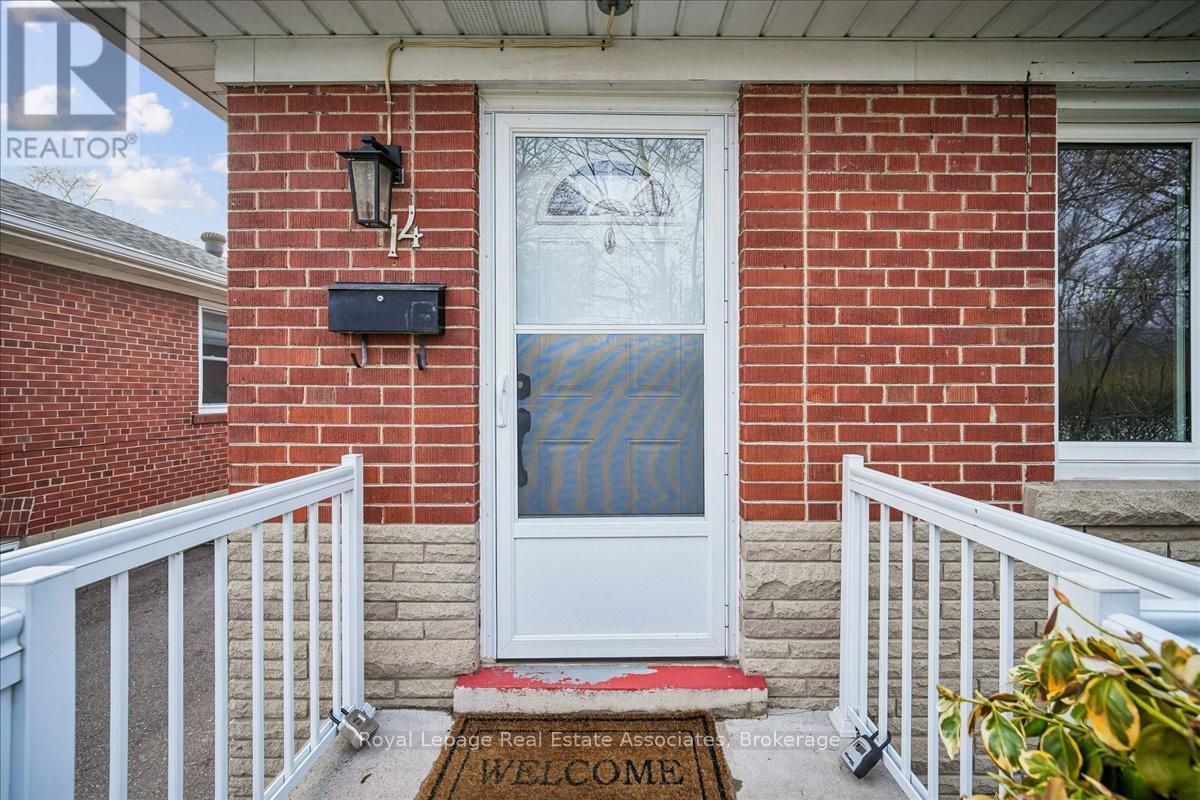 14 CAVELL AVENUE, Toronto (Mimico), Ontario, M8V1P2 — Photo 3