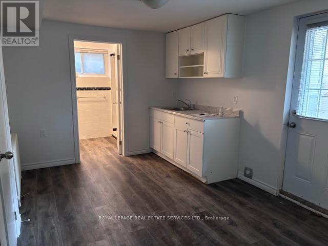 994 KIPLING AVENUE, Toronto (Islington-City Centre West), Ontario, M9B3L2 — Photo 2