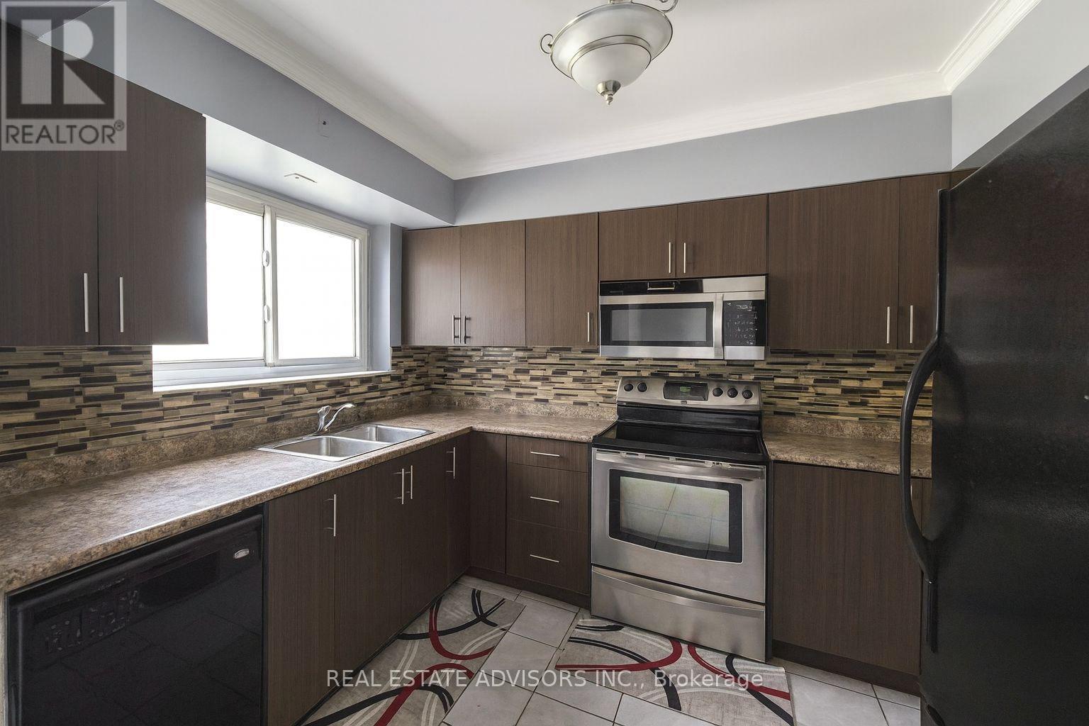65 MONCRIEFF DRIVE, Toronto (Rexdale-Kipling), Ontario, M9W2R3 — Photo 2