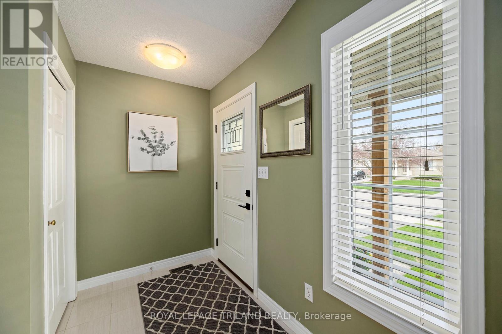 24 SIFTON DRIVE, St. Thomas, Ontario, N5R6C7 — Photo 4