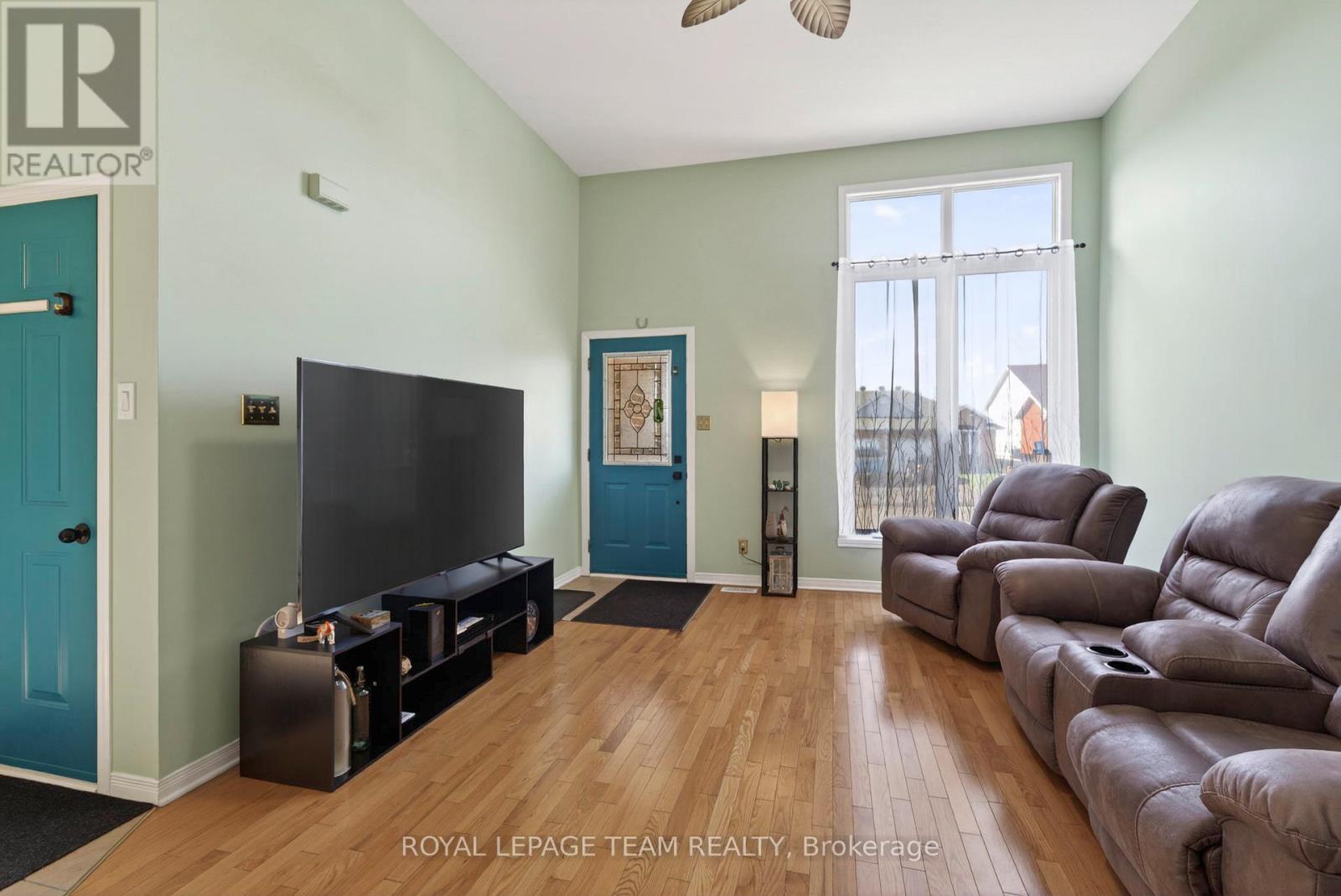 106 HEMLOCK CRESCENT, Cornwall, Ontario, K6H7L7 — Photo 6