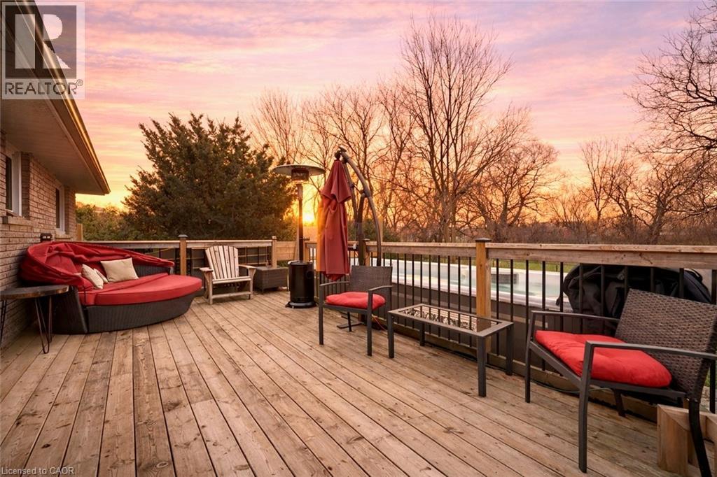 79 PRINCE CHARLES Drive, St. Catharines, Ontario, L2N3Y8 — Photo 2