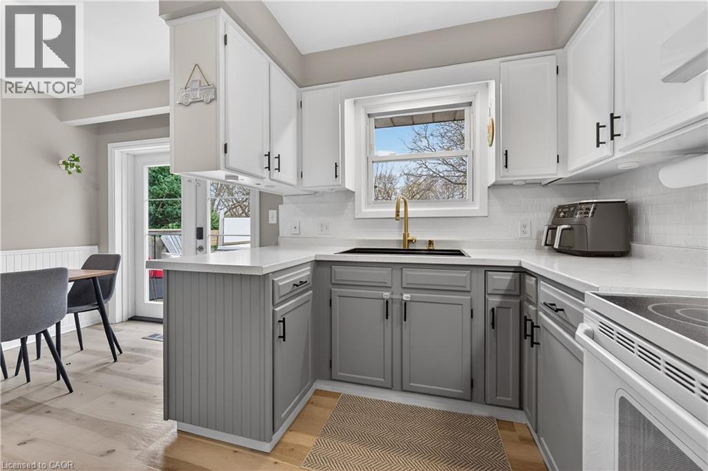 79 PRINCE CHARLES Drive, St. Catharines, Ontario, L2N3Y8 — Photo 9