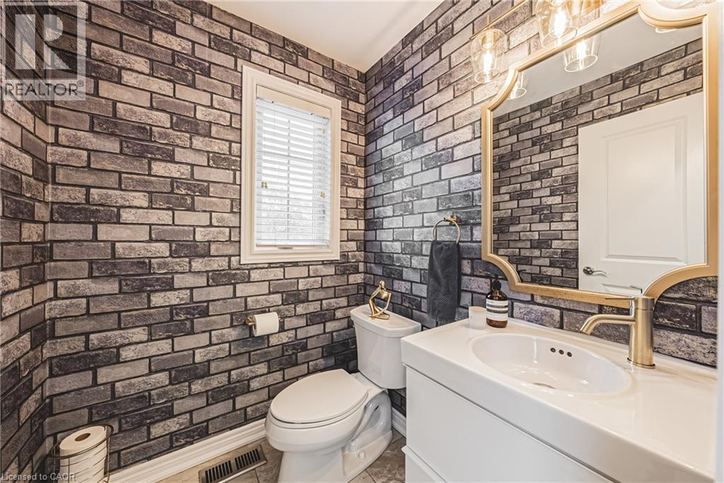 2220 QUEENSWAY Drive Unit# 4, Burlington, Ontario, L7R0E7 — Photo 12