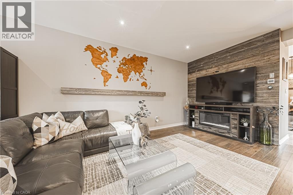 2220 QUEENSWAY Drive Unit# 4, Burlington, Ontario, L7R0E7 — Photo 5