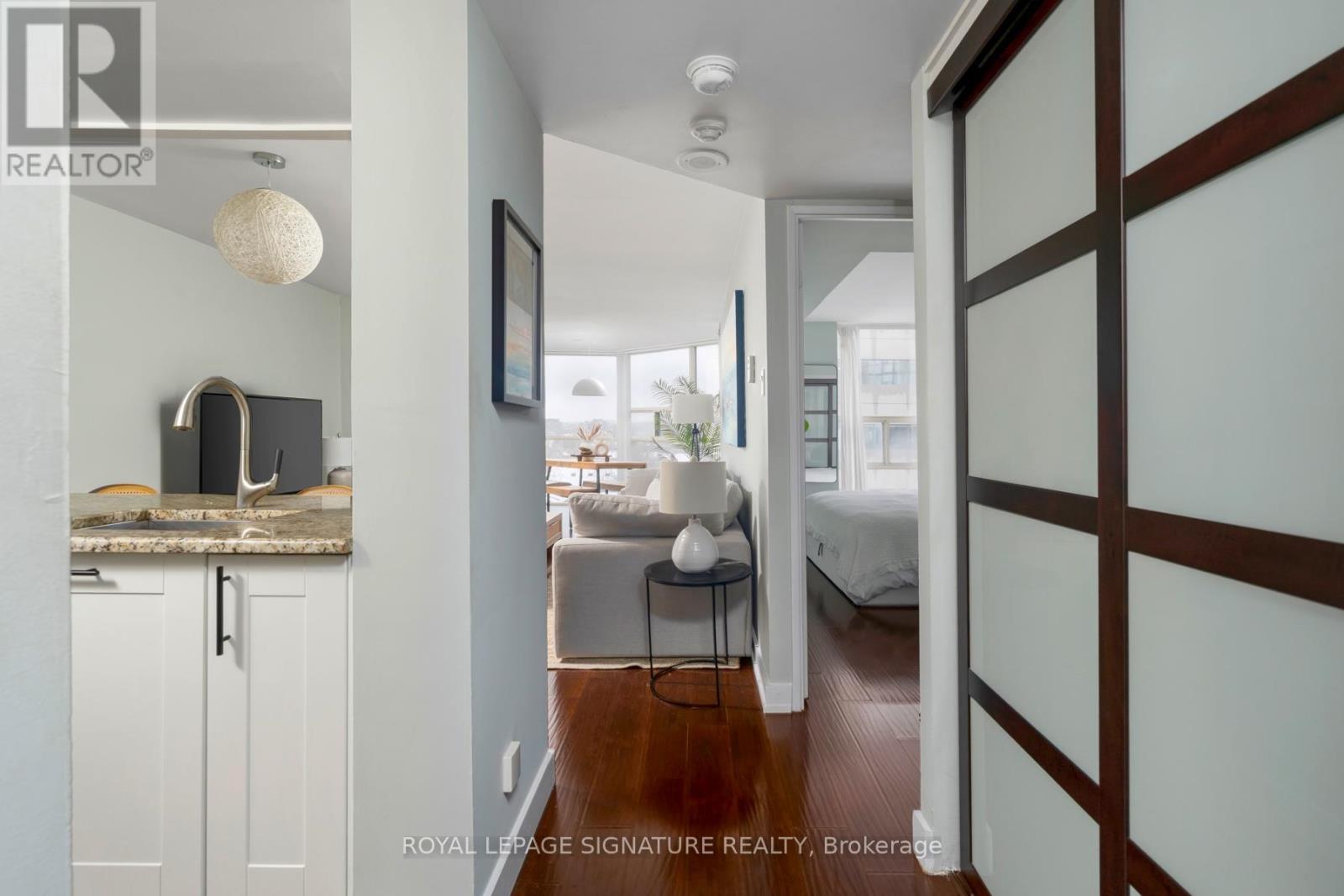 903 - 725 KING STREET W, Toronto (Niagara), Ontario, M5V2W9 — Photo 7