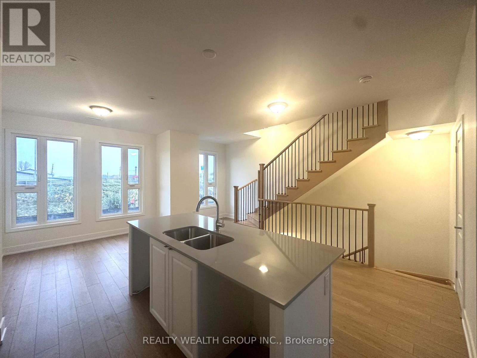 15 MARINER'S PIER WAY, Orillia, Ontario, L3V8P4 — Photo 6