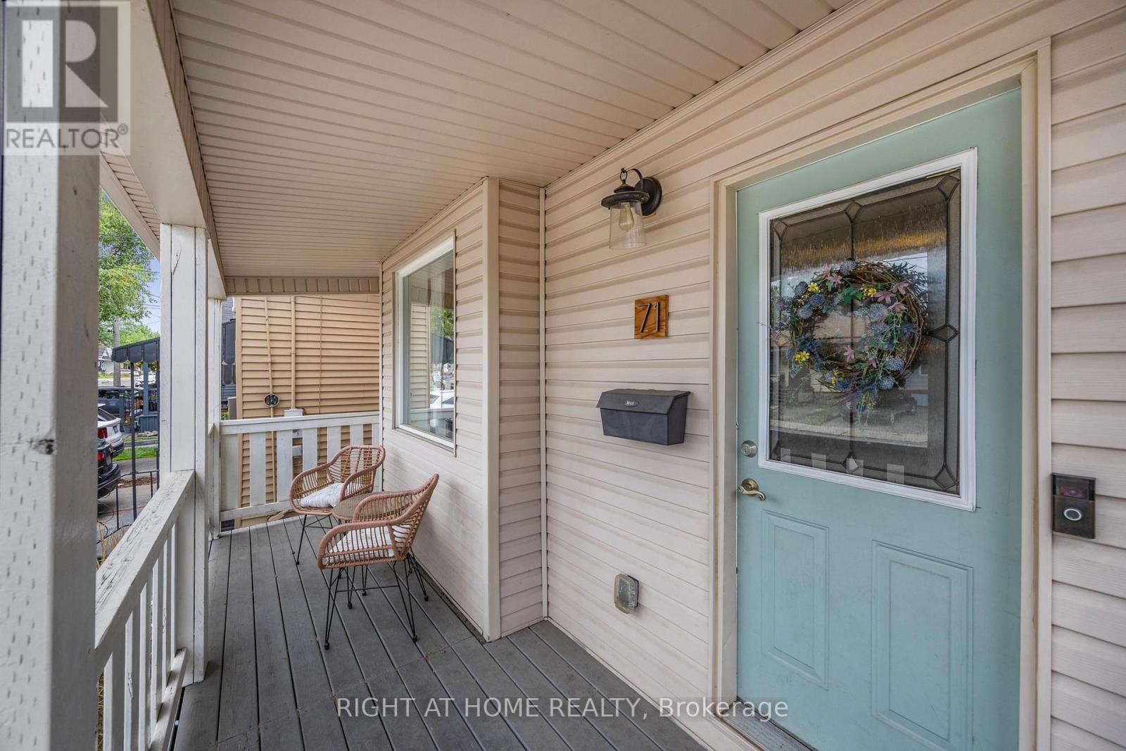 71 ROBINS AVENUE, Hamilton (Crown Point), Ontario, L8H4N3 — Photo 3