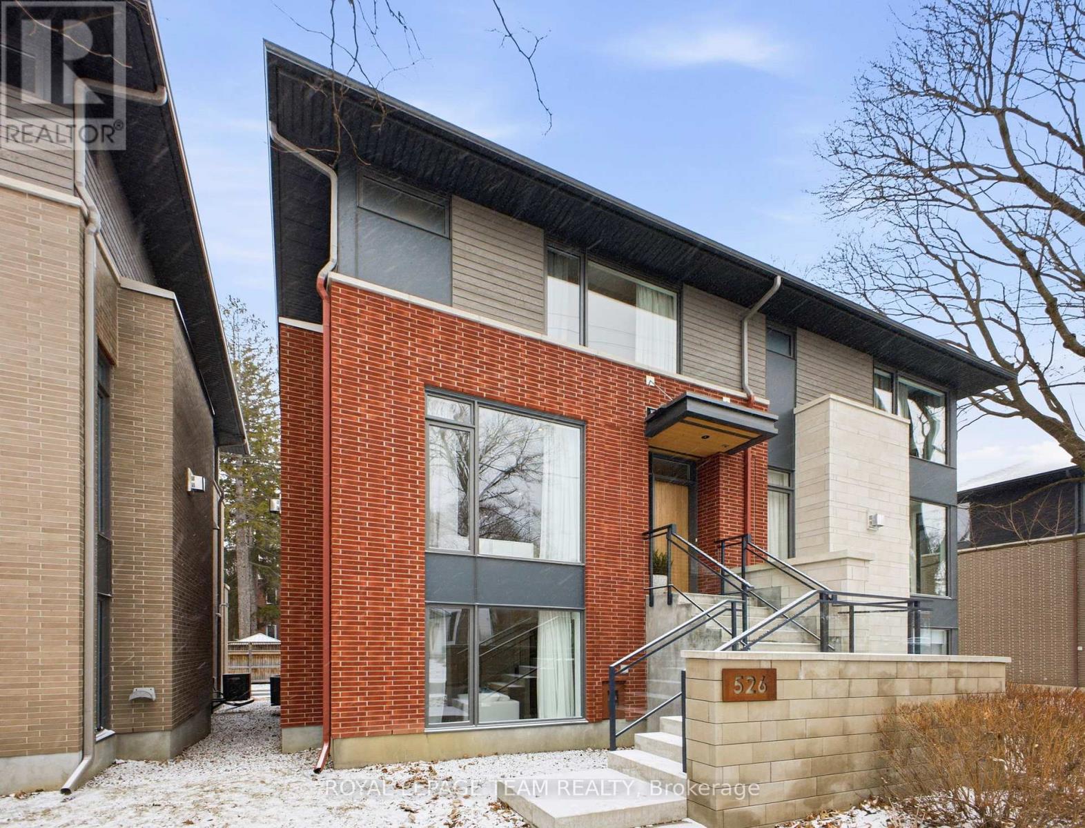 526 EDISON AVENUE, Ottawa, Ontario, K2A3Y5 — Photo 2