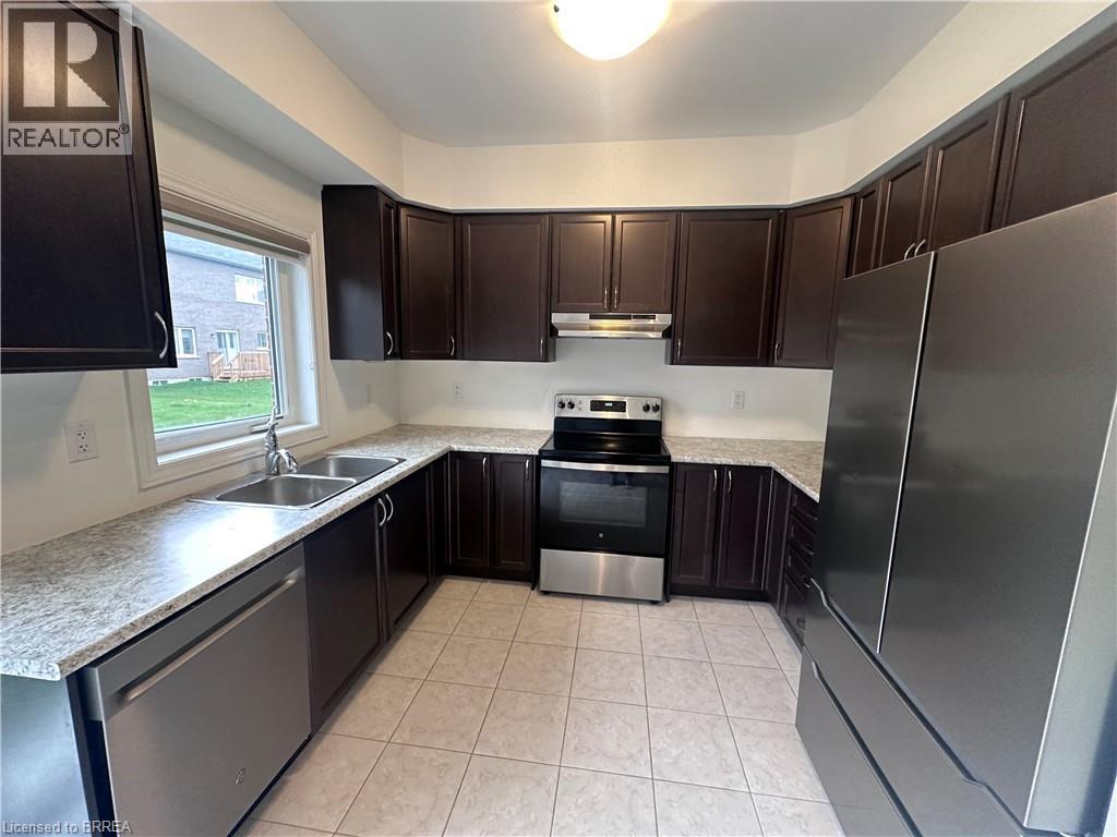 48 WAKELING Drive, Brantford, Ontario, N3T5L8 — Photo 8