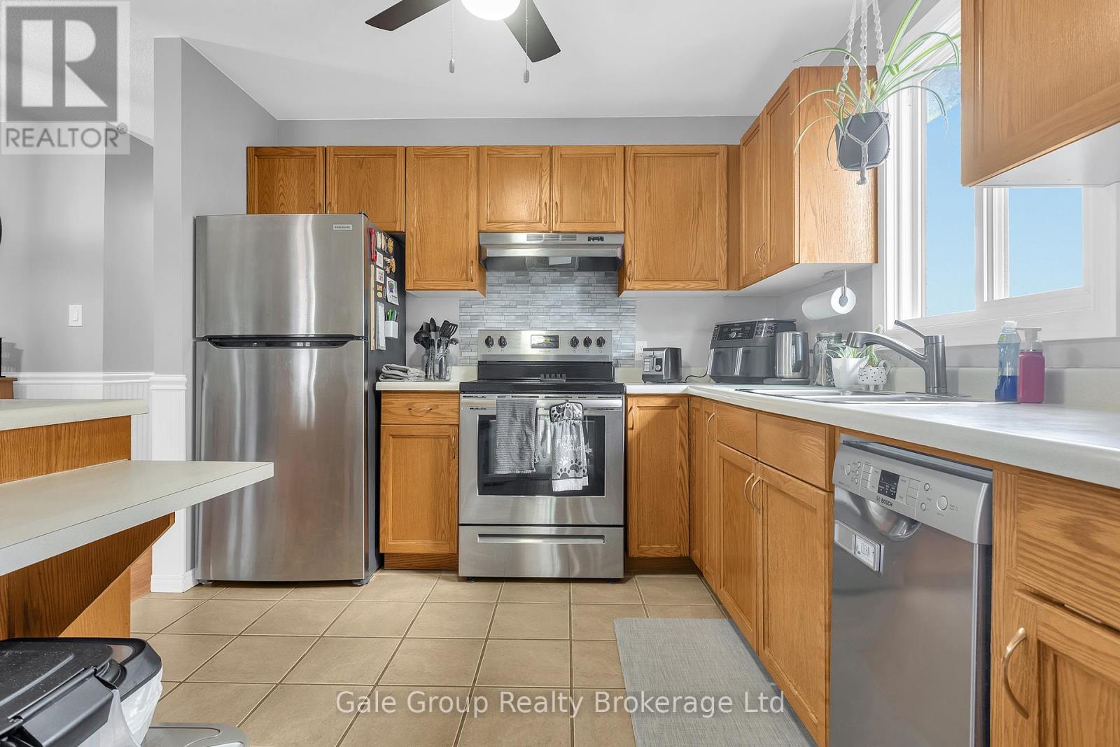 1132 PEARSON DRIVE, Woodstock (Woodstock - North), Ontario, N4S8V2 — Photo 4