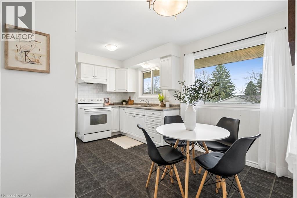 23 KNIGHTSWOOD Boulevard, Guelph, Ontario, N1E3W3 — Photo 10