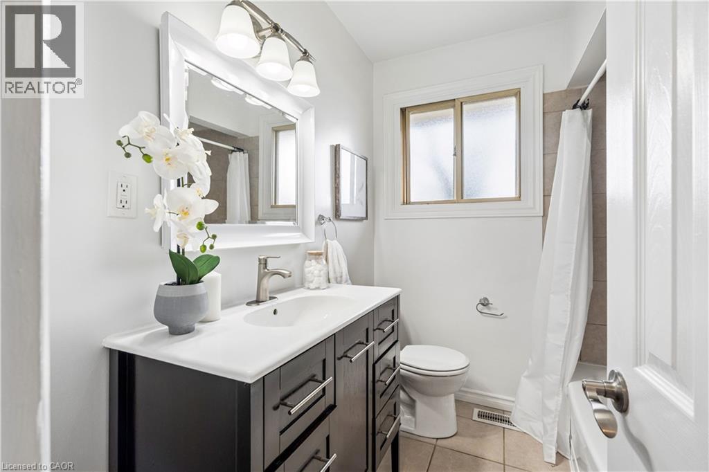 23 KNIGHTSWOOD Boulevard, Guelph, Ontario, N1E3W3 — Photo 13