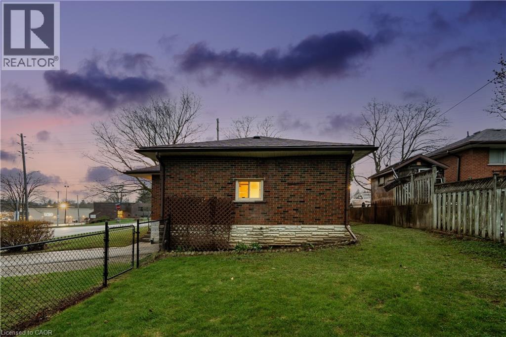 23 KNIGHTSWOOD Boulevard, Guelph, Ontario, N1E3W3 — Photo 26