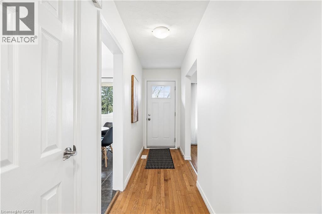 23 KNIGHTSWOOD Boulevard, Guelph, Ontario, N1E3W3 — Photo 5