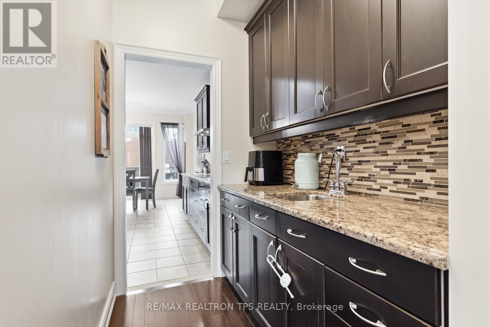 555 KINGSFIELD LOOP, Oshawa (Samac), Ontario, L1K0H8 — Photo 12