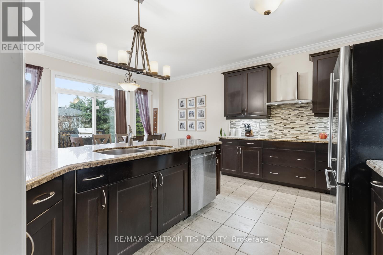 555 KINGSFIELD LOOP, Oshawa (Samac), Ontario, L1K0H8 — Photo 15