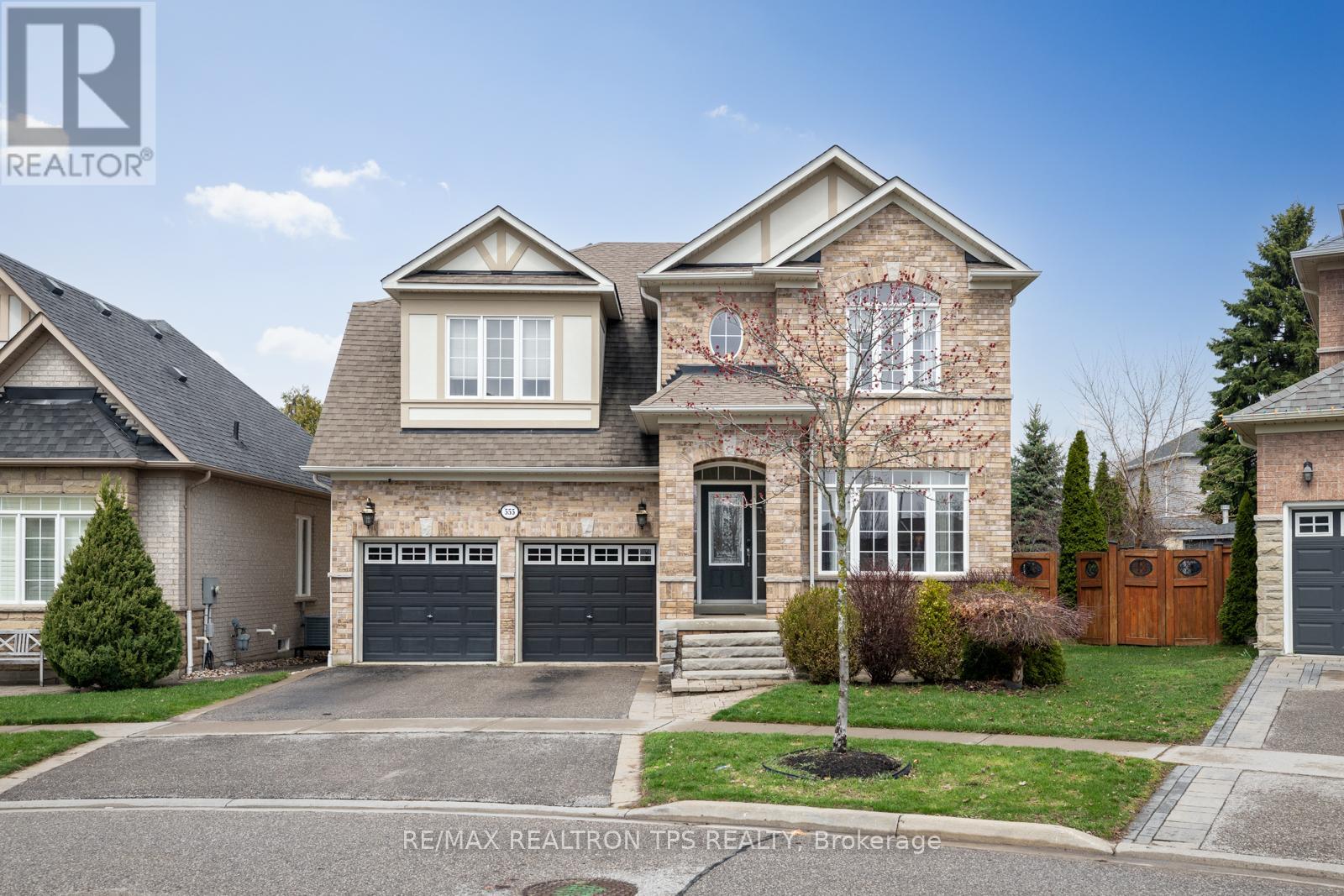 555 KINGSFIELD LOOP, Oshawa (Samac), Ontario, L1K0H8 — Photo 3