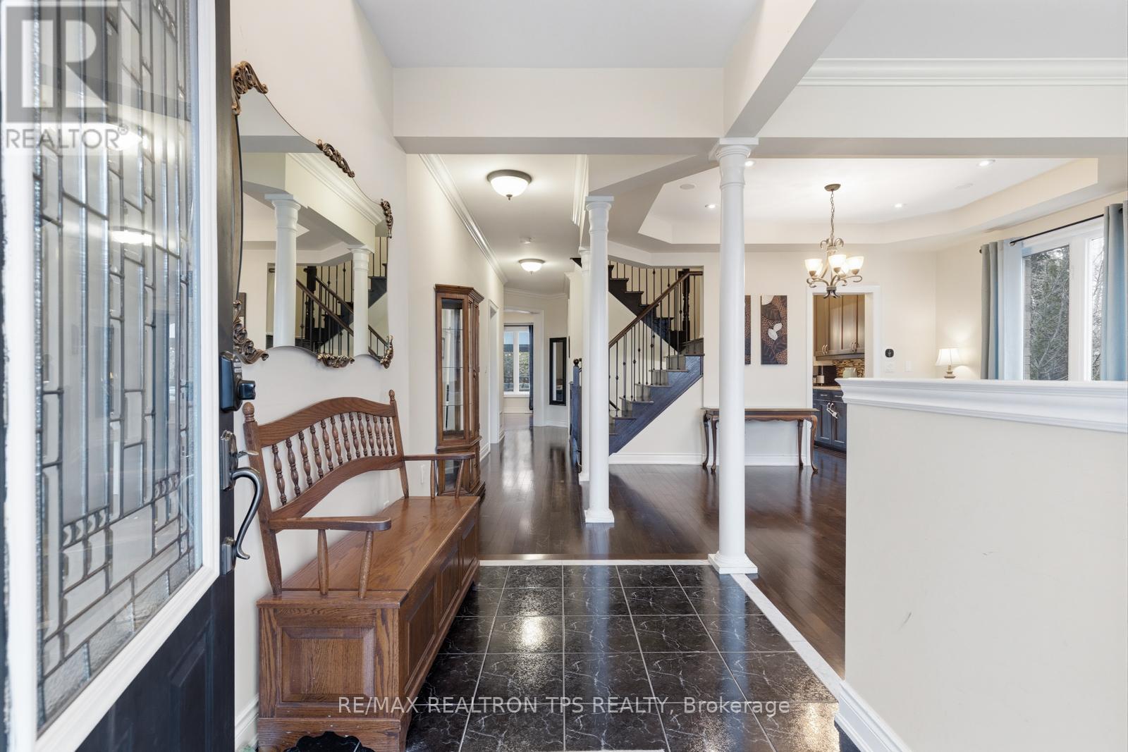 555 KINGSFIELD LOOP, Oshawa (Samac), Ontario, L1K0H8 — Photo 4