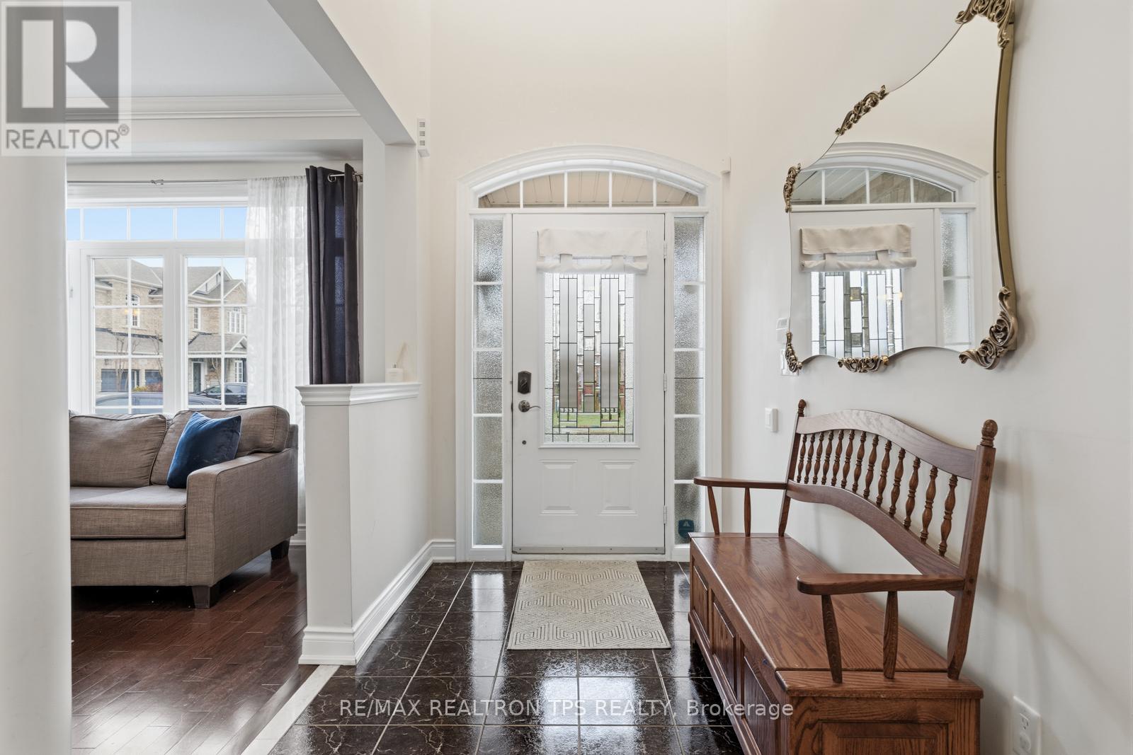 555 KINGSFIELD LOOP, Oshawa (Samac), Ontario, L1K0H8 — Photo 5