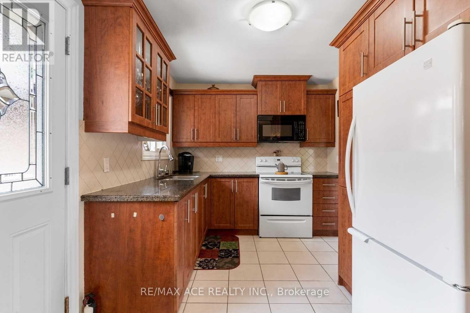 MAIN - 27 OAKRIDGE DRIVE, Toronto (Cliffcrest), Ontario, M1M2A5 — Photo 7