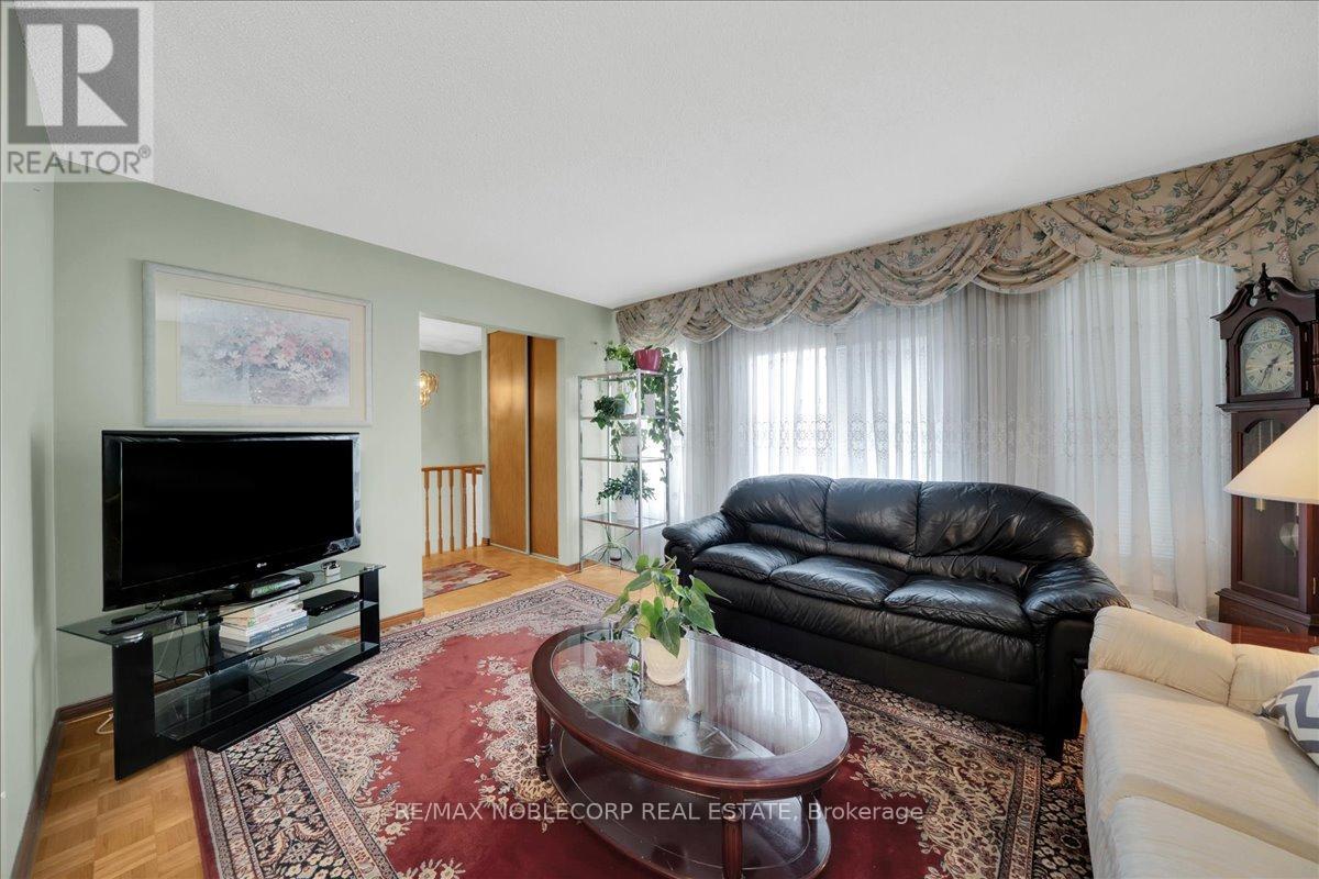 175 OLIVER LANE, Vaughan (Maple), Ontario, L6A1A9 — Photo 12