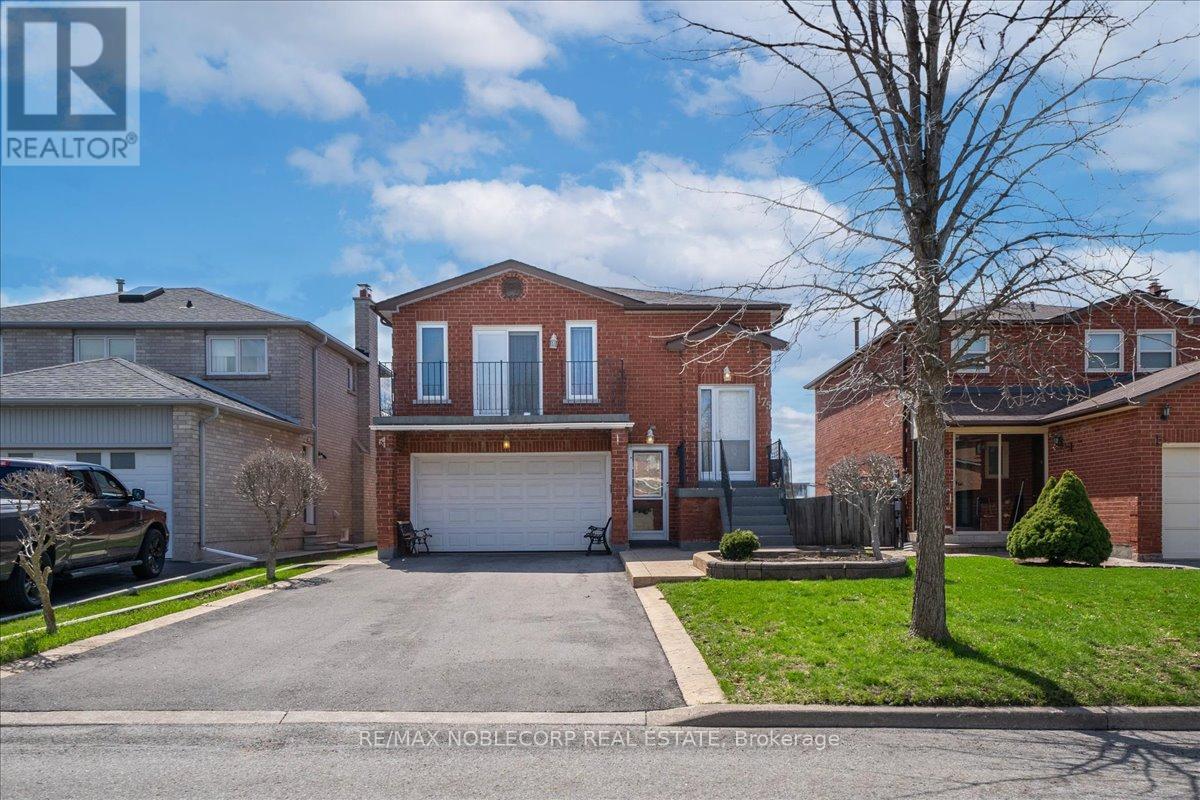175 OLIVER LANE, Vaughan (Maple), Ontario, L6A1A9 — Photo 2