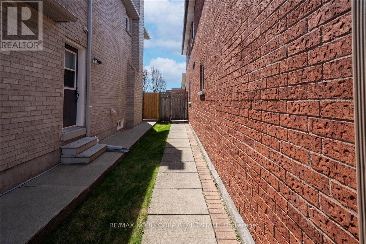 175 OLIVER LANE, Vaughan (Maple), Ontario, L6A1A9 — Photo 38