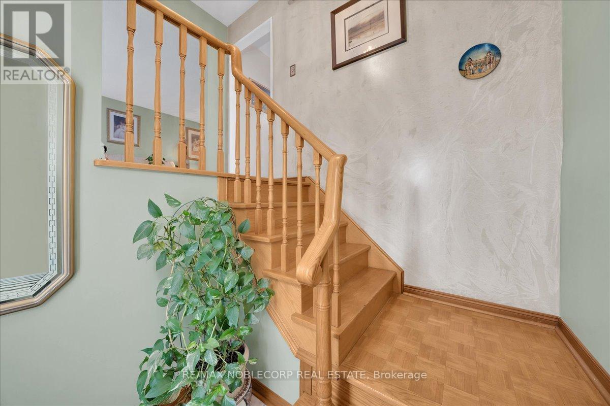 175 OLIVER LANE, Vaughan (Maple), Ontario, L6A1A9 — Photo 7