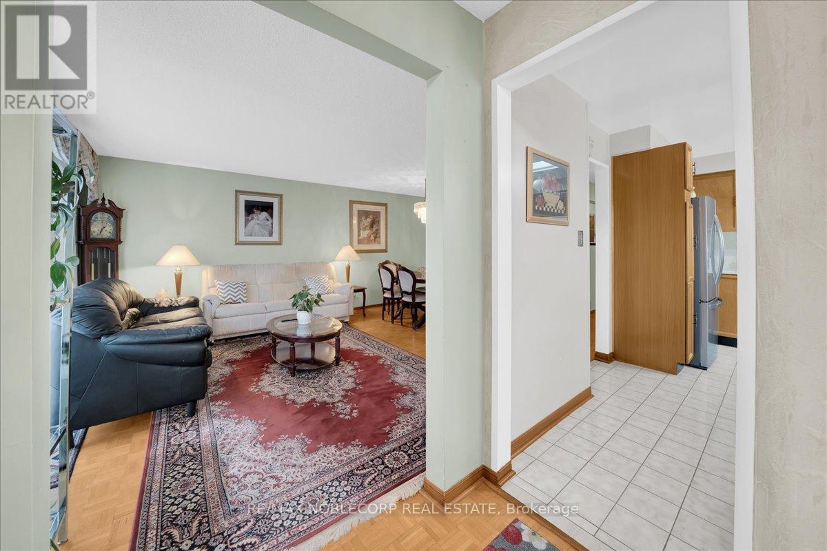 175 OLIVER LANE, Vaughan (Maple), Ontario, L6A1A9 — Photo 9