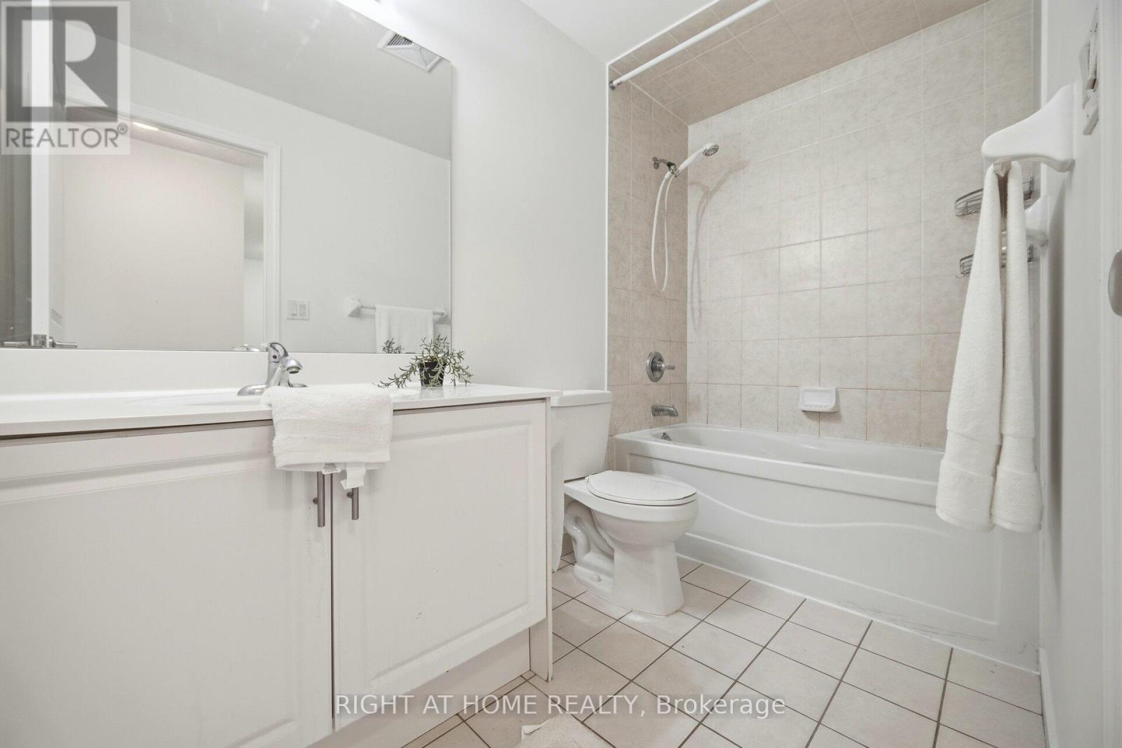 211 - 18 HARDING BOULEVARD, Richmond Hill (Harding), Ontario, L4C0T3 — Photo 21